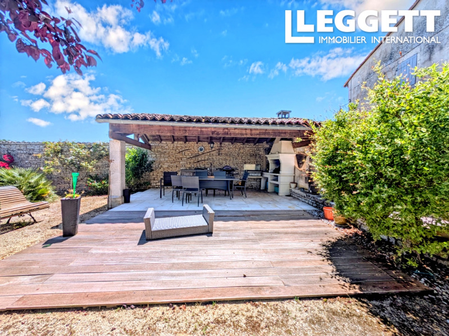 Maison à vendre - 6 pièces - 238m2 - Verteuil-Sur-Char... (16510)