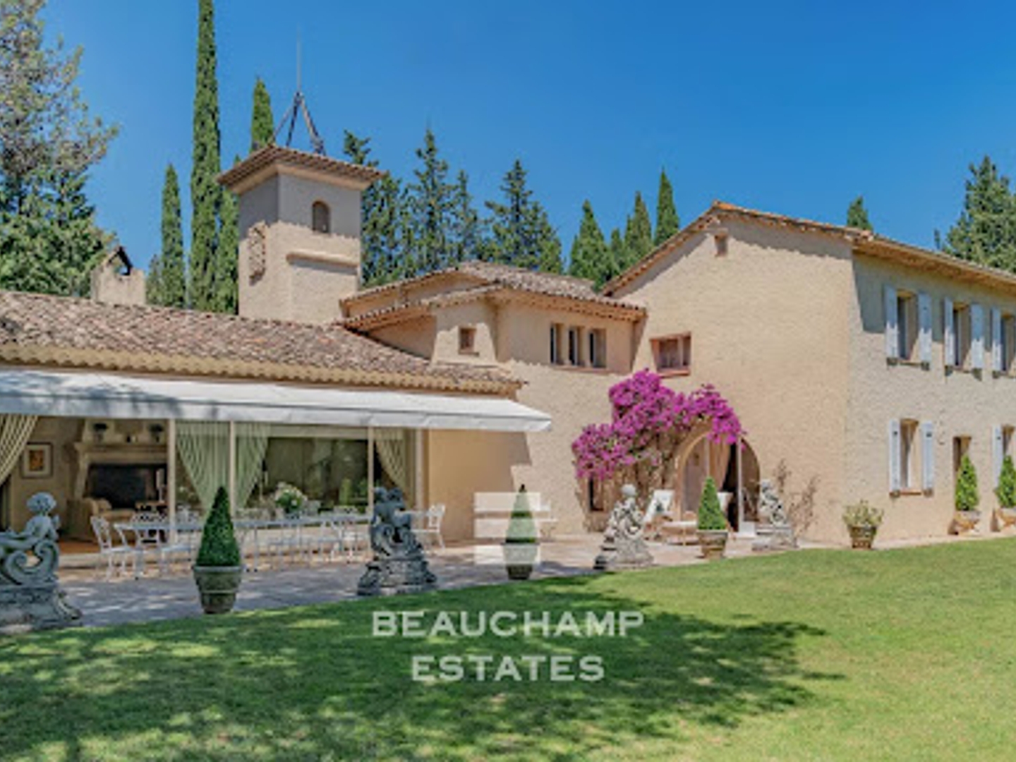 Villa 17 pièces 1000 m²