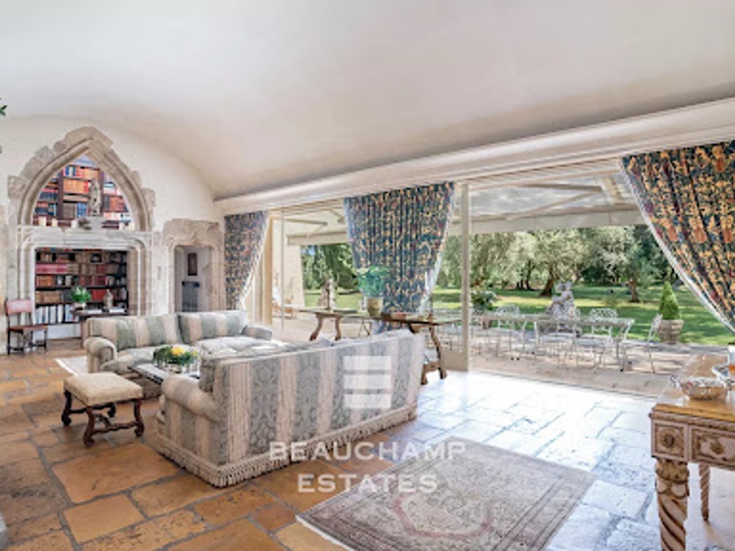 Maison à vendre - 17 pièces - 1000m2 - Auribeau-Sur-Siagne (06810)