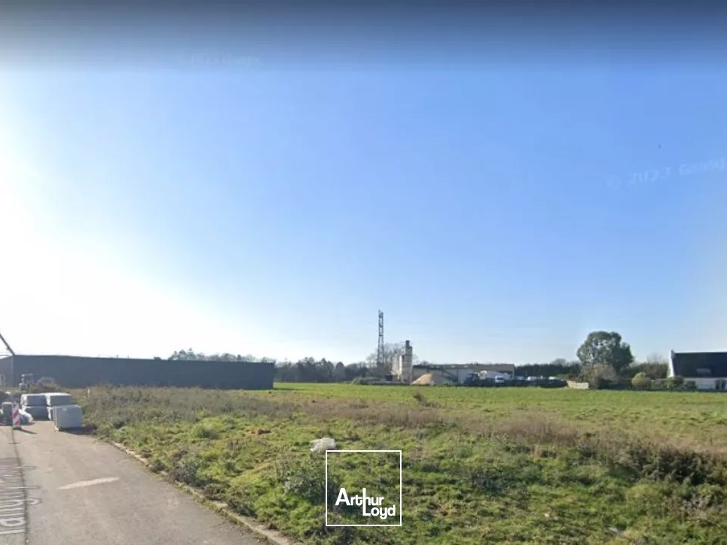 A vendre lots de parcelle de terrain à construire à Tregueux en zone commerciale rare avec belle visibilité