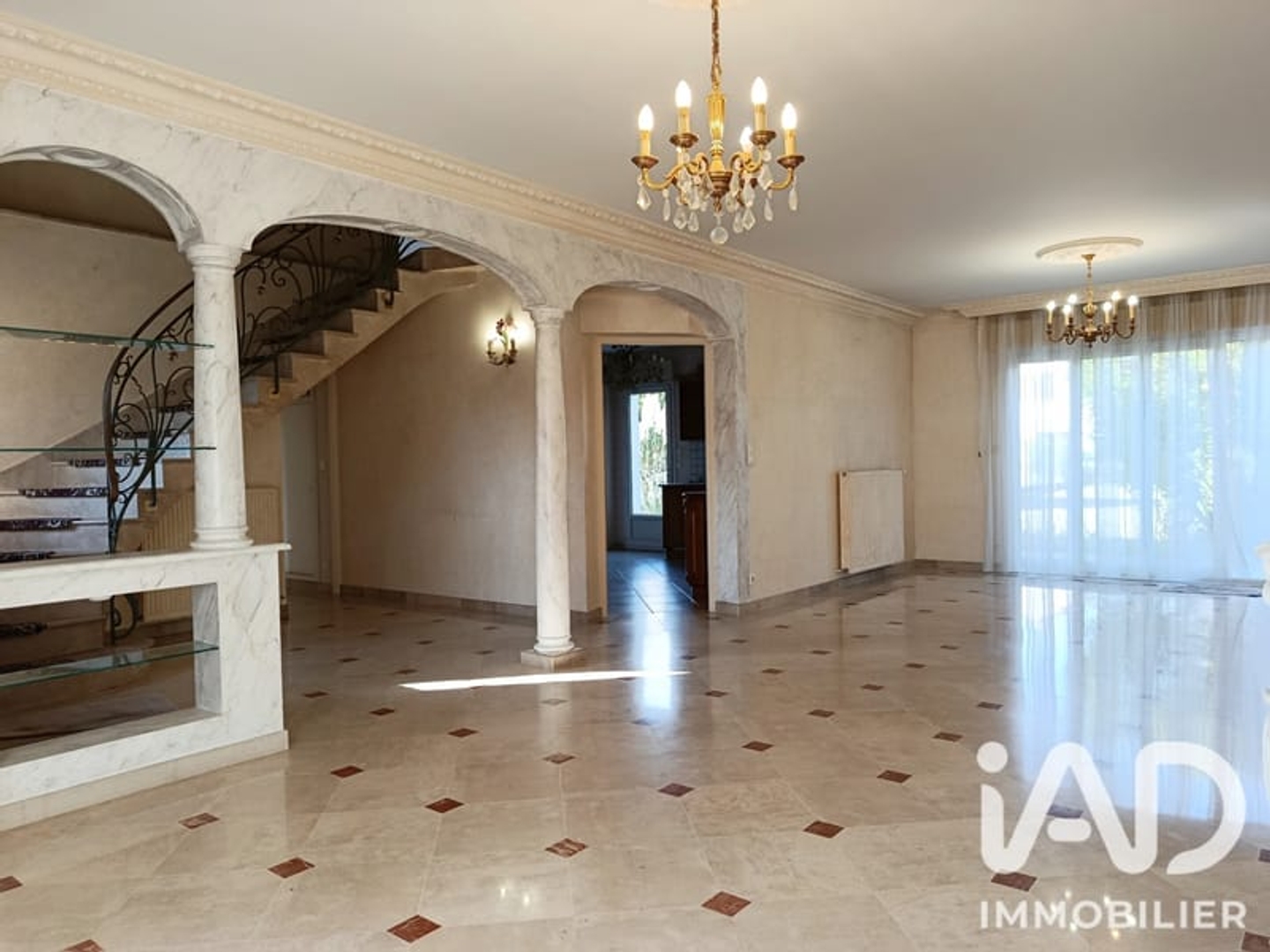 Maison à vendre - 7 pièces - 200m2 - La Ferté-Saint-Aubin (45240)