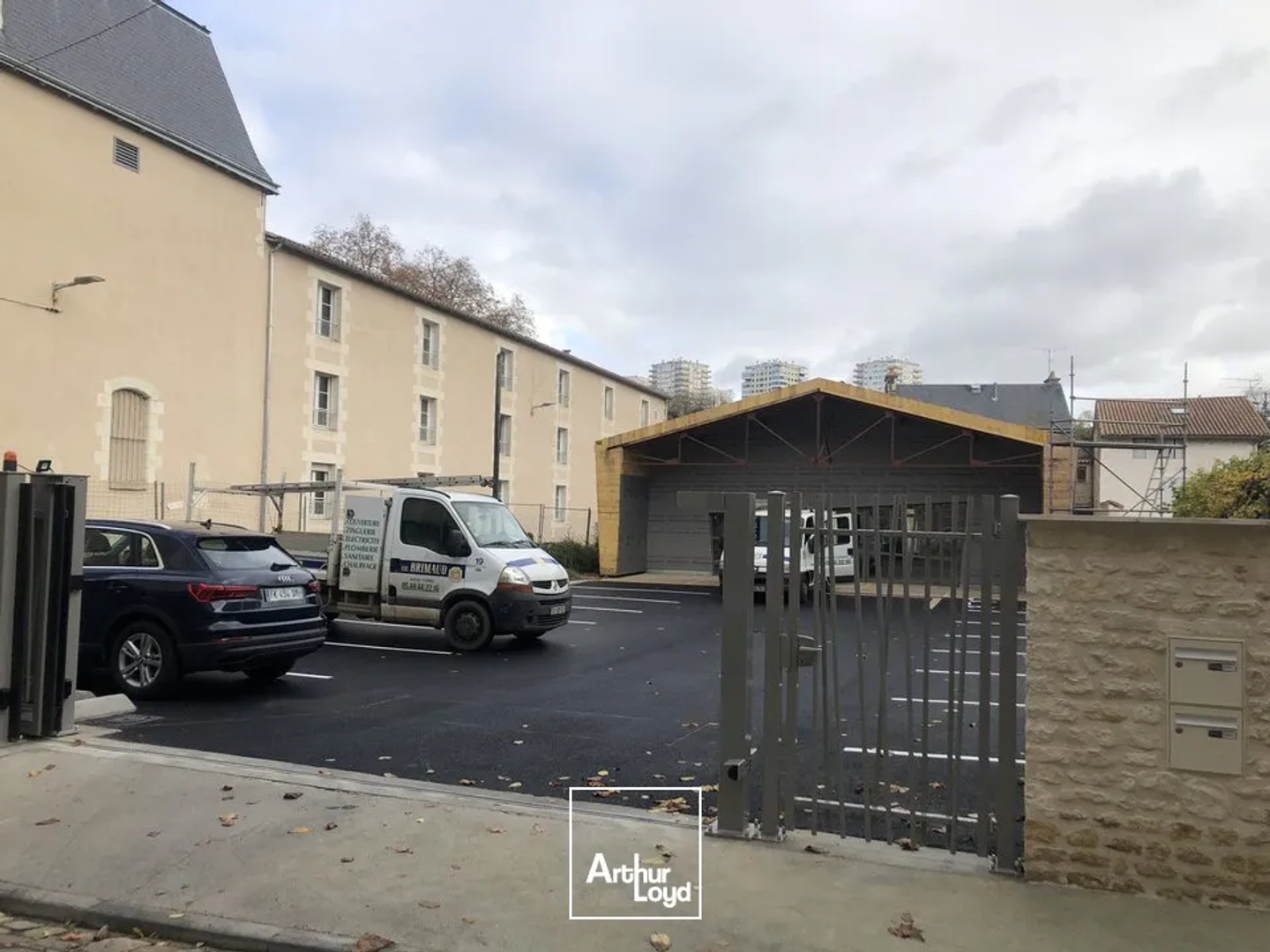 Bureaux à vendre - 330m2 - Poitiers (86000)