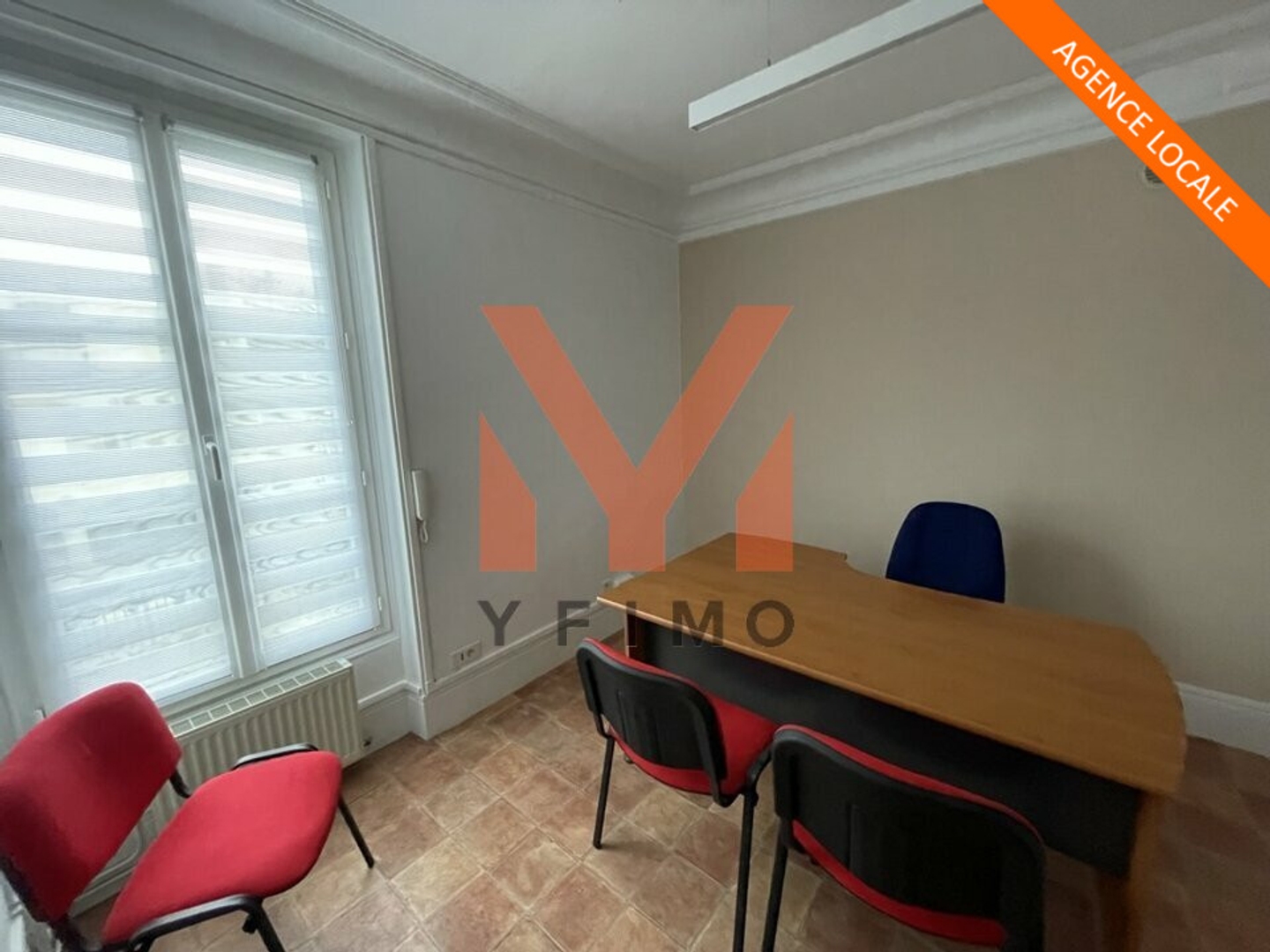 Locaux à vendre - 490m2 - Les Mureaux (78130)