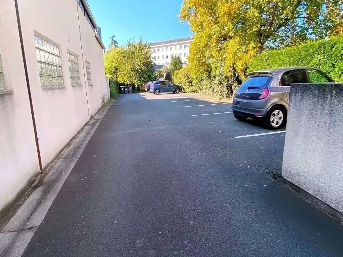 Garage/Parking