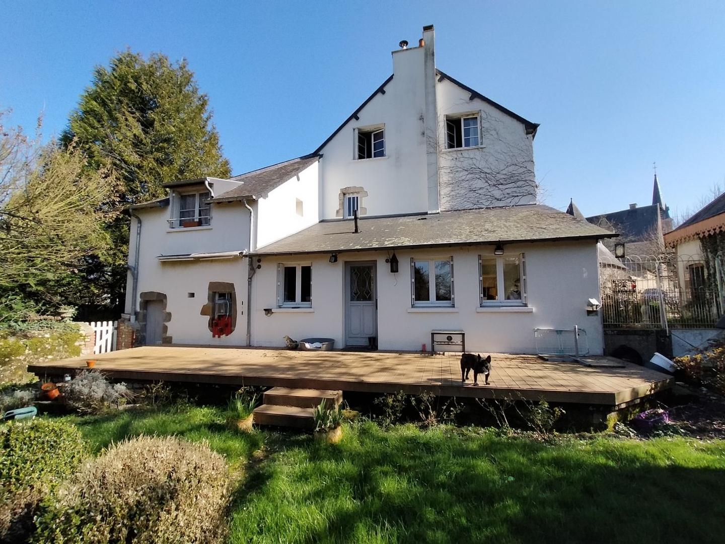 Maison à vendre - 9 pièces - 238m2 - Sougé-Le-Ganelon (72130)