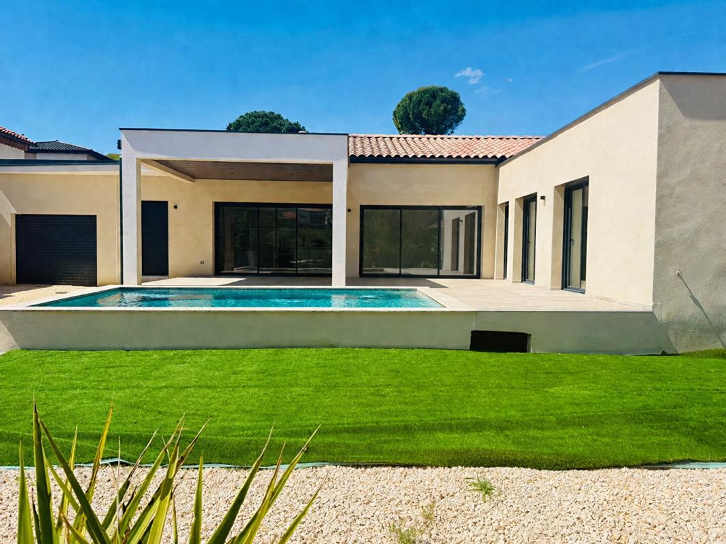 Maison à vendre - 5 pièces - 137m2 - Saint-Christol-Lè... (30380)
