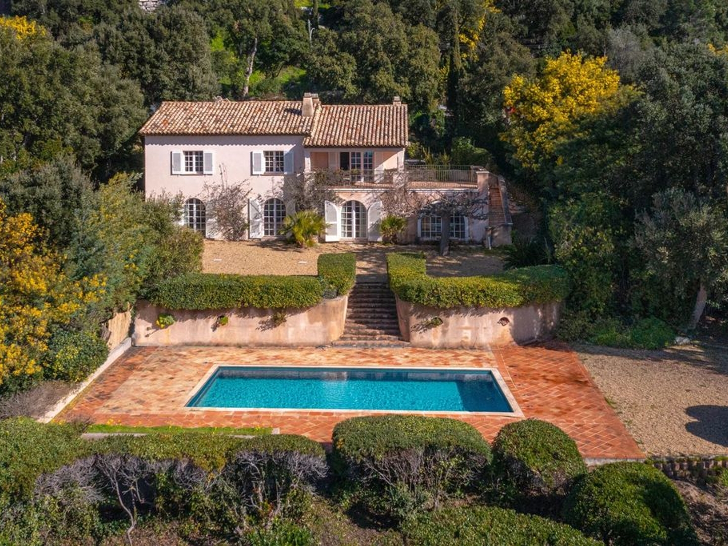 Villa 7 pièces 240 m²