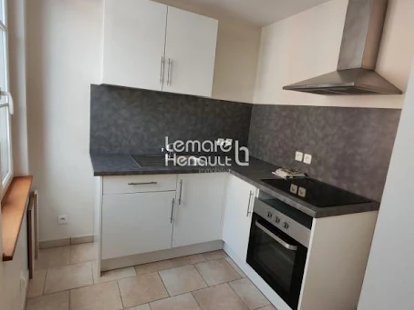 Parking / garage / box à vendre - 71m2 - Dreux (28100)
