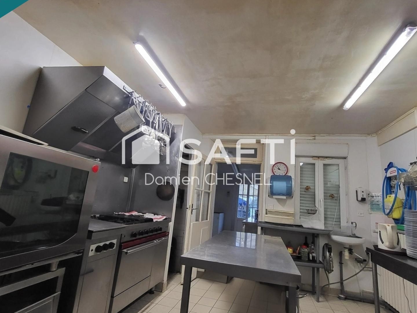 Bureaux à vendre - 5 pièces - 150m2 - Charenton-Du-Cher (18210)
