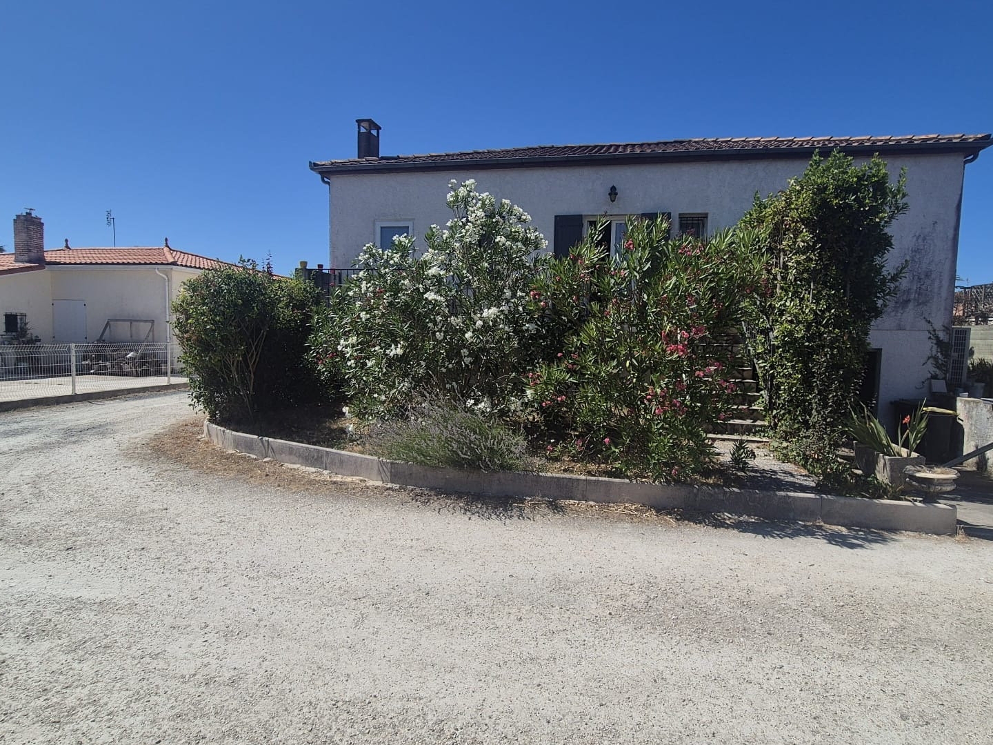 Maison à vendre - 10 pièces - 280m2 - Saint-Sulpice-De-... (17200)