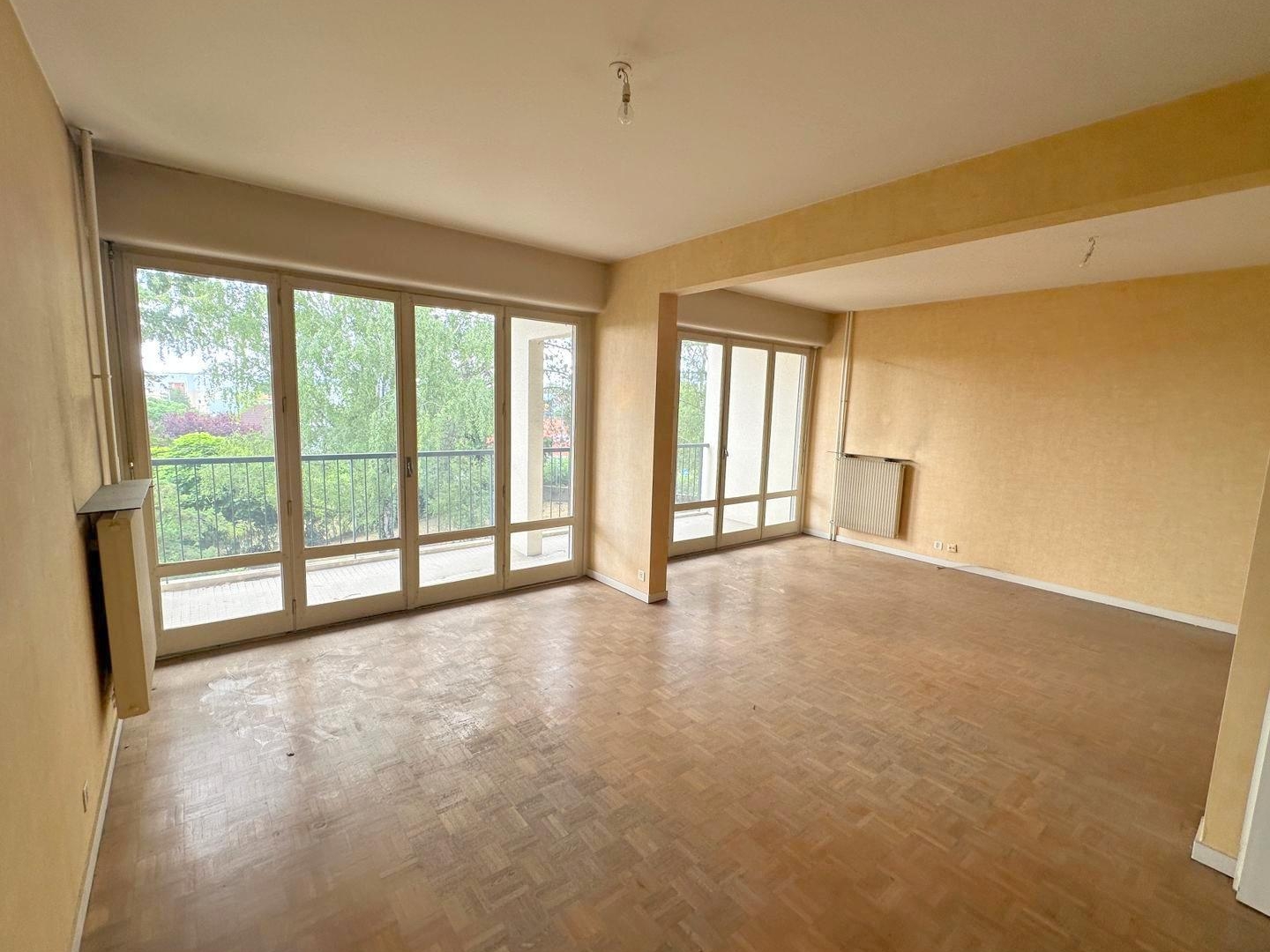 Appartement à vendre - 5 pièces - 126m2 - Clermont-Ferrand (63000)