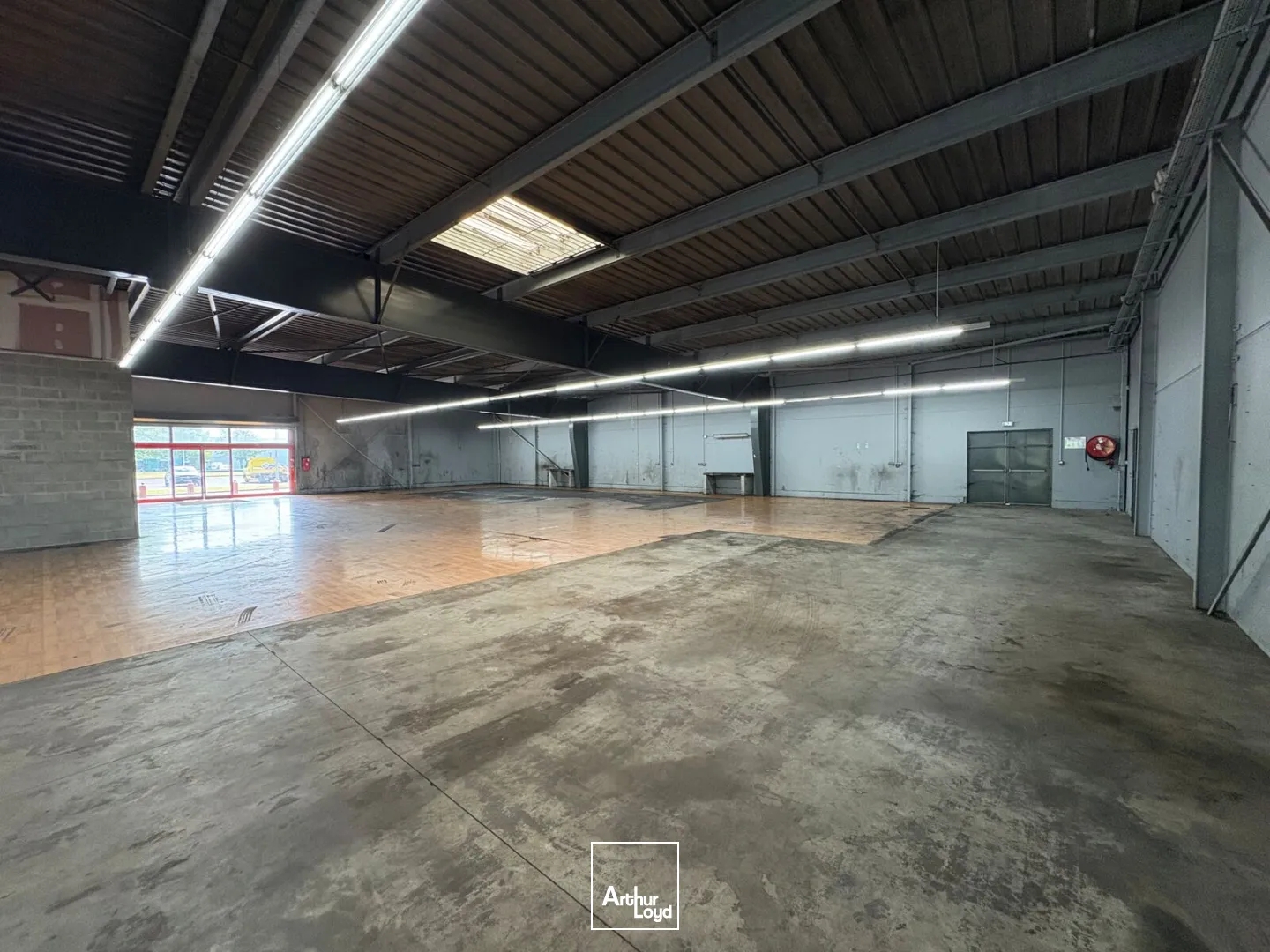 Locaux à vendre - 1198m2 - Maignelay-Montigny (60420)