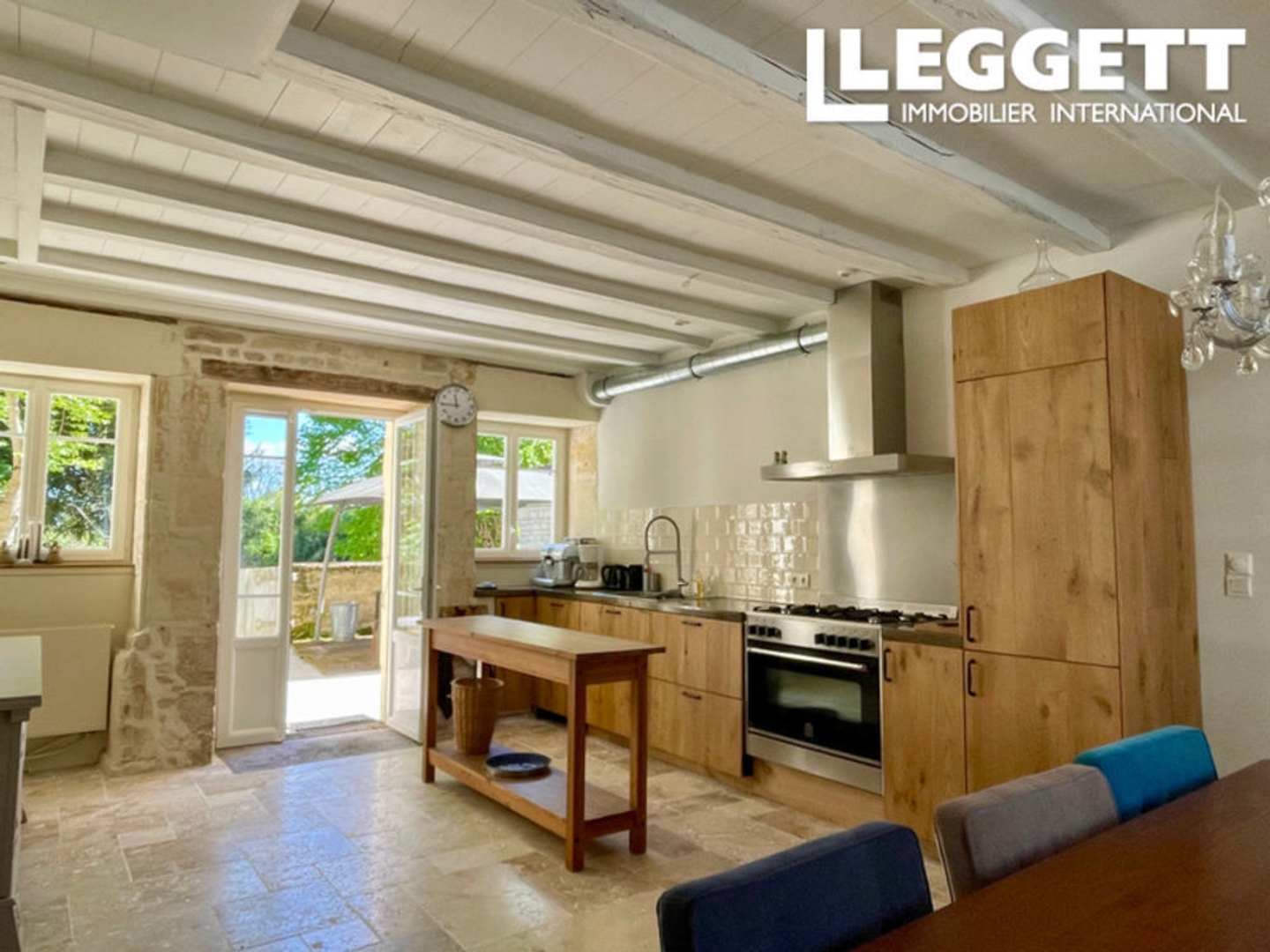 Maison à vendre - 13 pièces - 240m2 - Rouillac (16170)