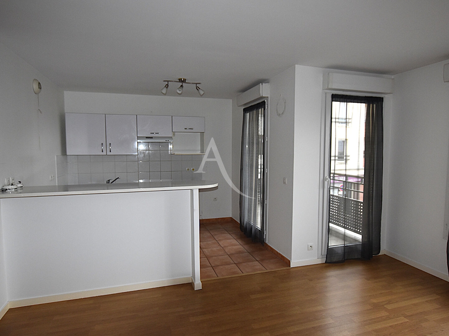 Appartement à vendre - 2 pièces - 51m2 - Combs-La-Ville (77380)