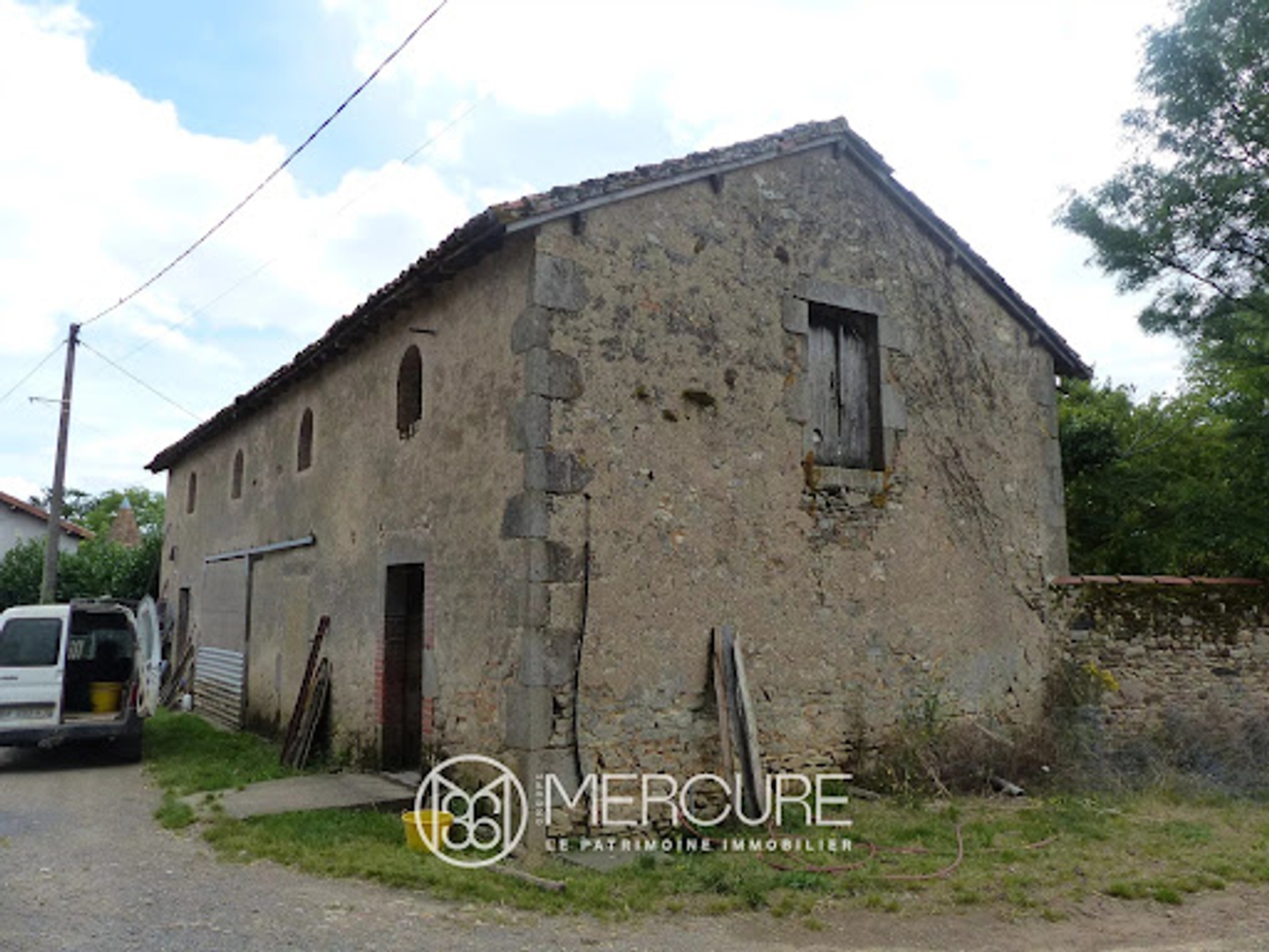 Maison à vendre - 4 pièces - 82m2 - Lathus-Saint-Rémy (86390)