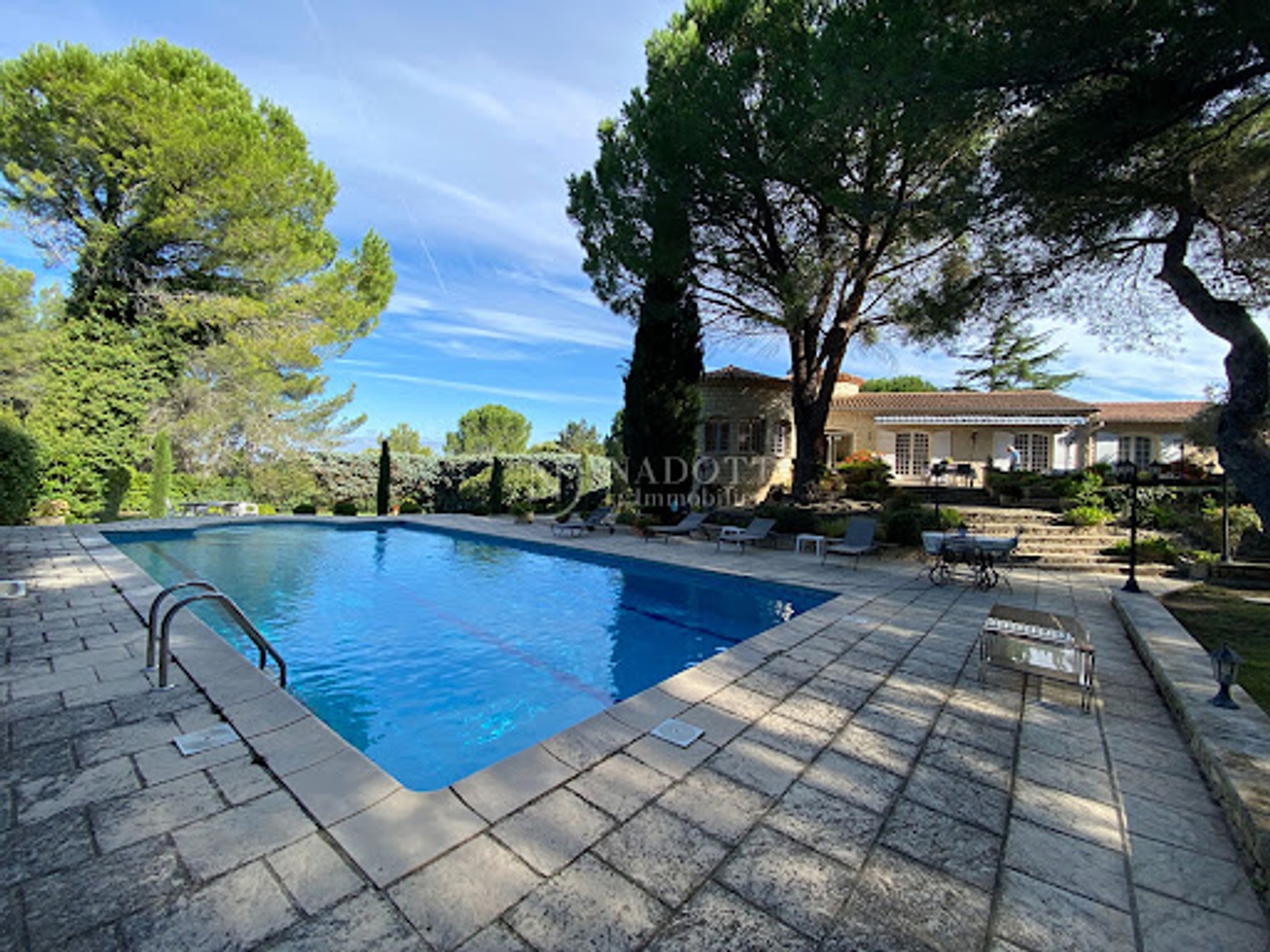Maison 6 pièces 200 m²