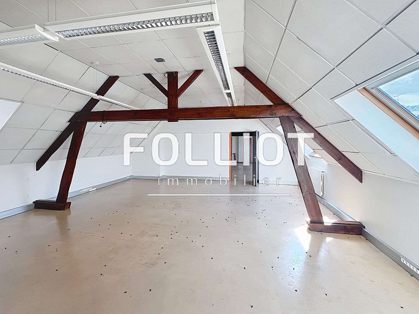 Immeuble à vendre - 2500m2 - Saint-Lô (50000)