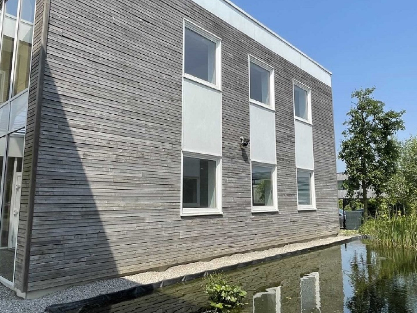 Local professionnel 356 m²