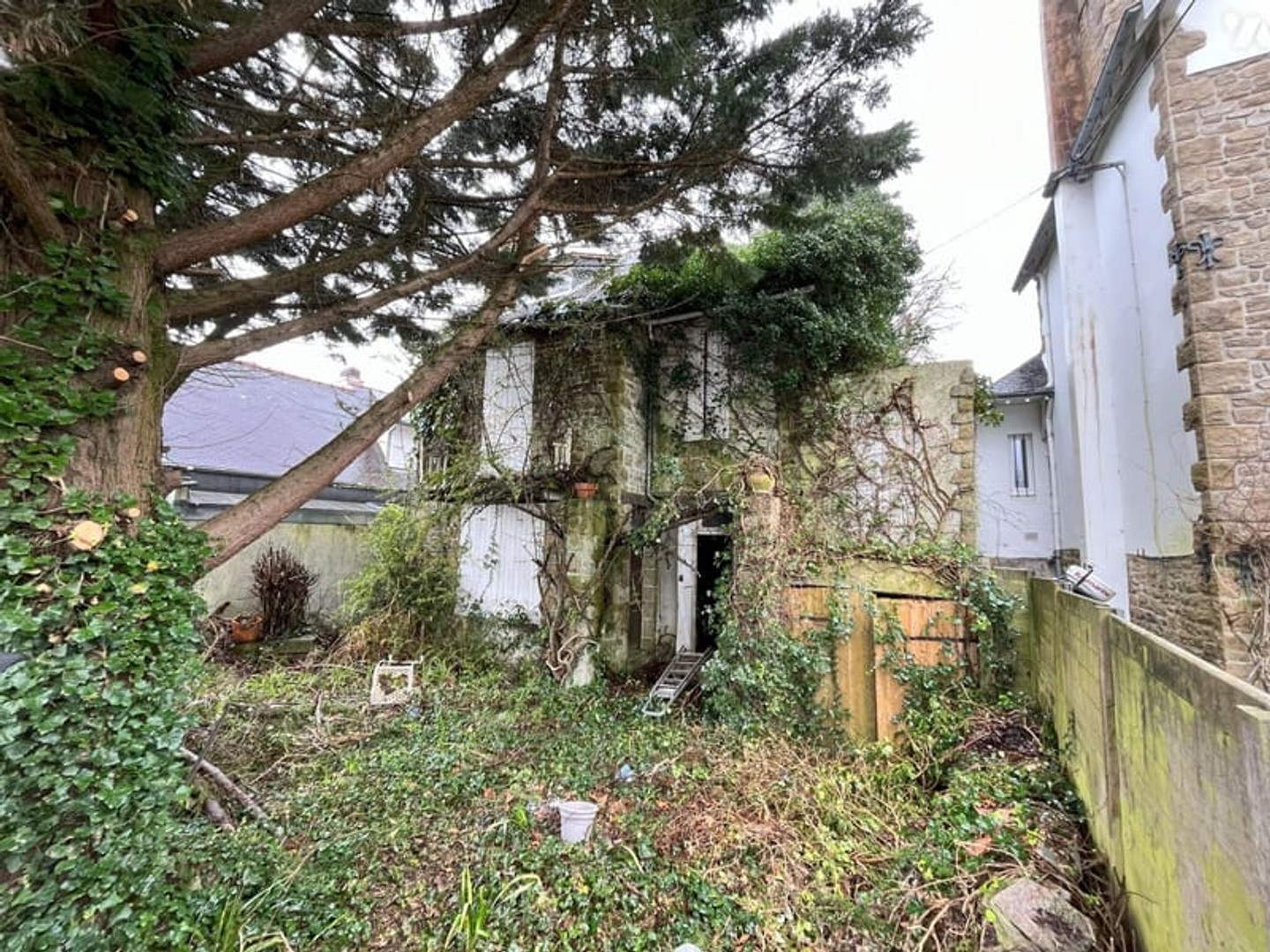 Terrain 313 m²