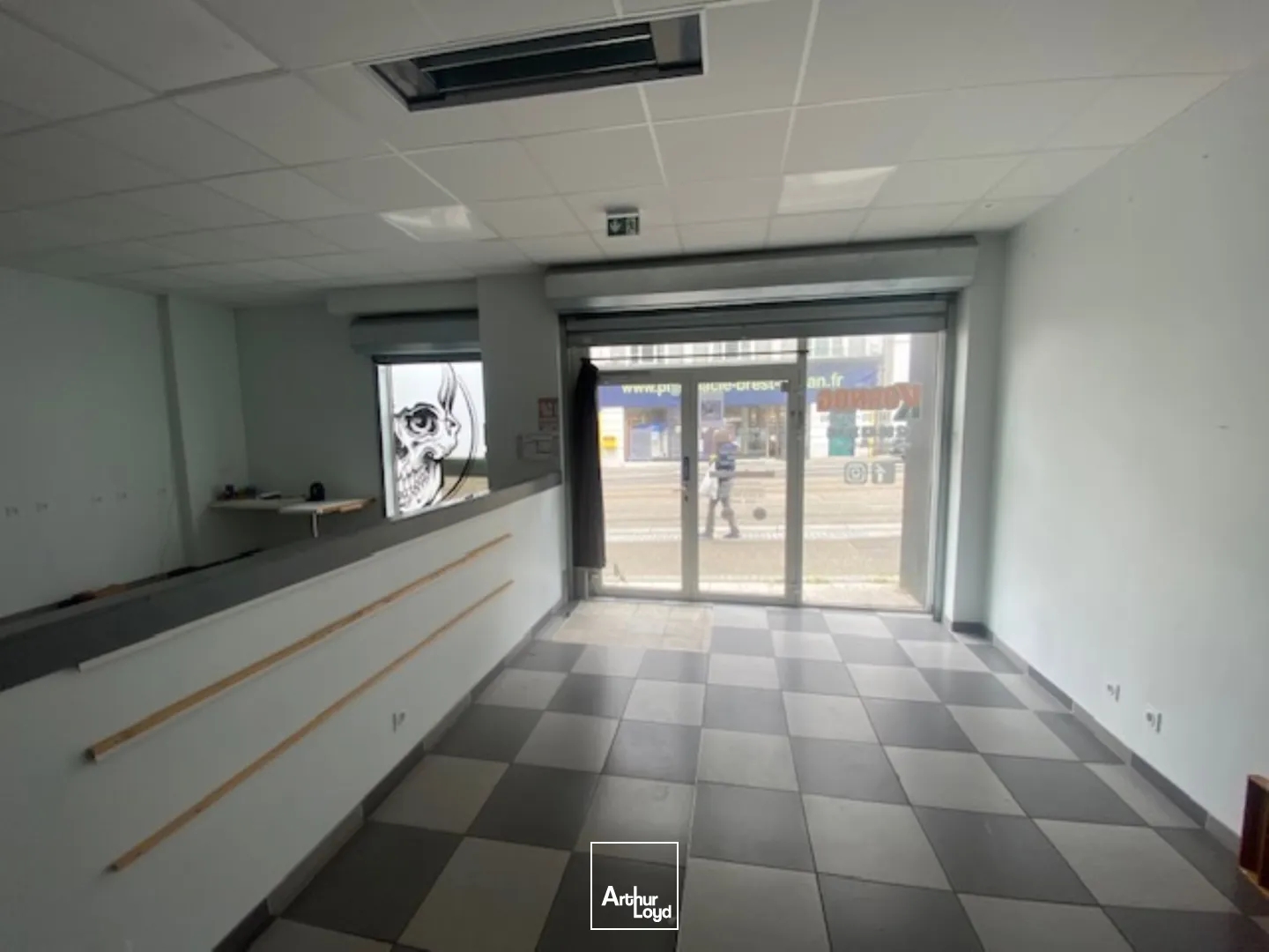 A VENDRE A LOUER LOCAL COMMERCIAL 108 JEAN JAURES BREST