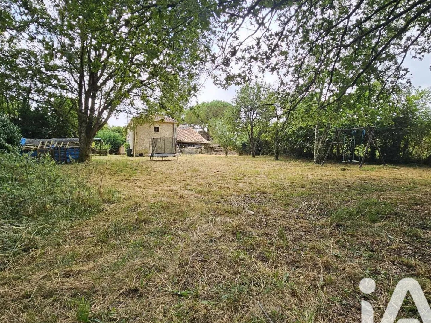 Maison à vendre - 5 pièces - 177m2 - Saint-Gourson (16700)