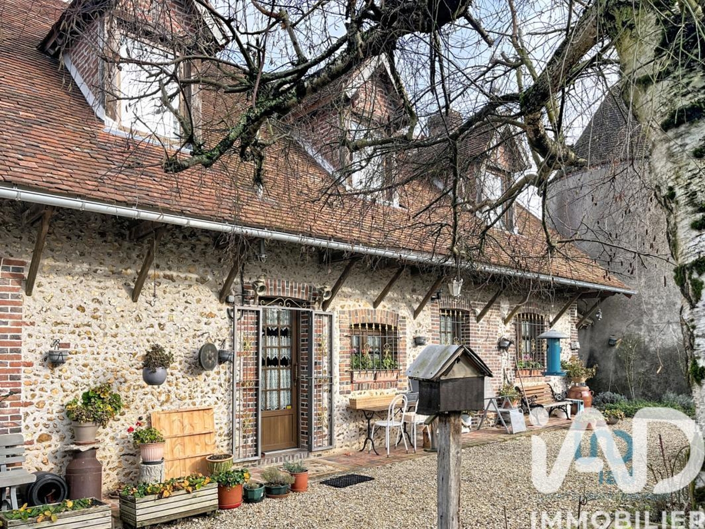 Vends corps de ferme - 191 m² - 9 pièces, 6 chambres - Charny 89120
