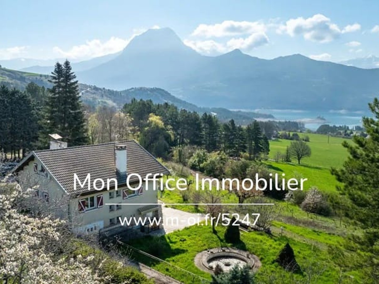 Référence : 5247-MTE. - Maison T8 - terrain 1300 m² Vue imprenable sur le Lac