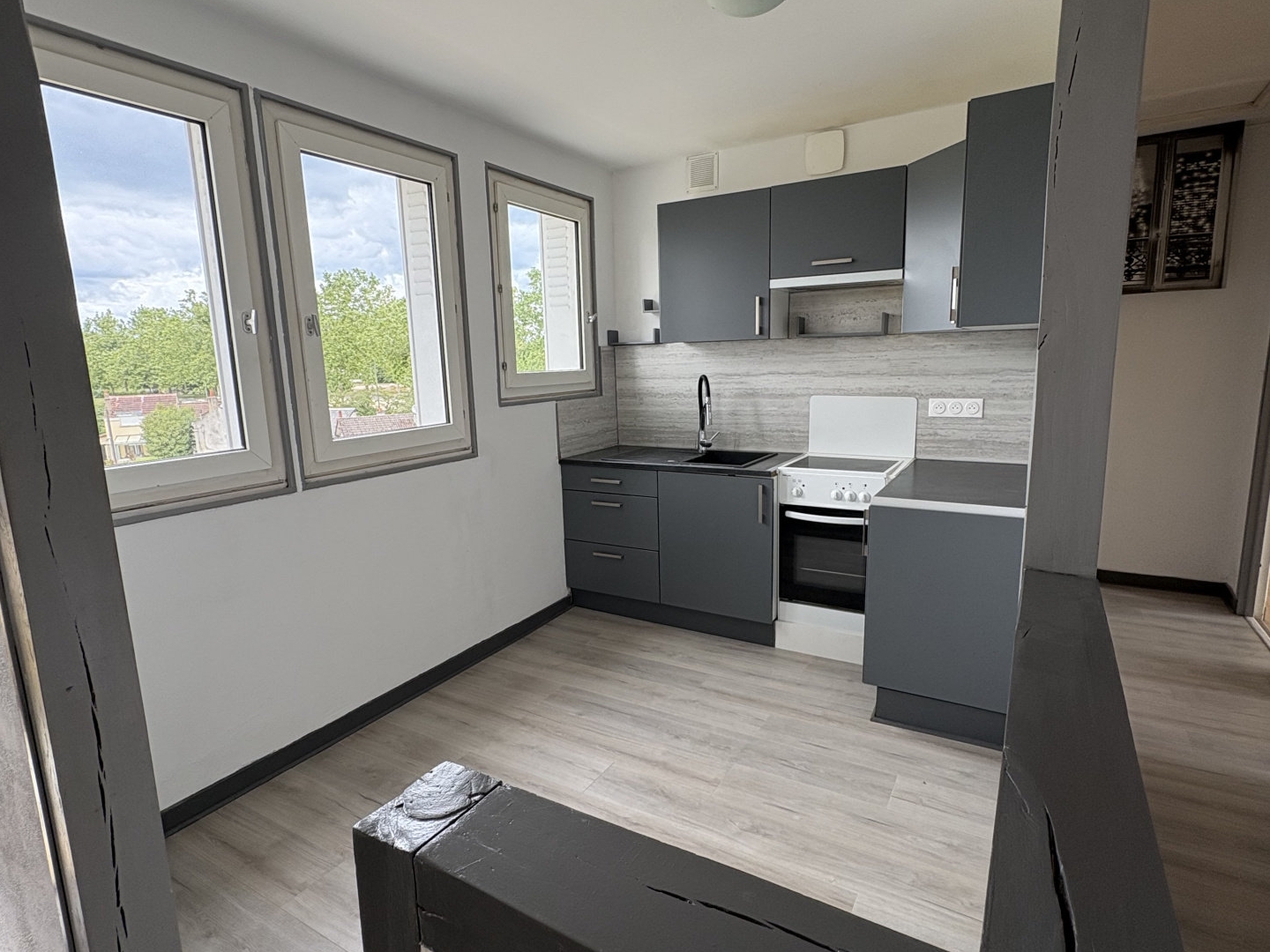 Appartement T3 rénové avec garage et cave Résidence sécuri