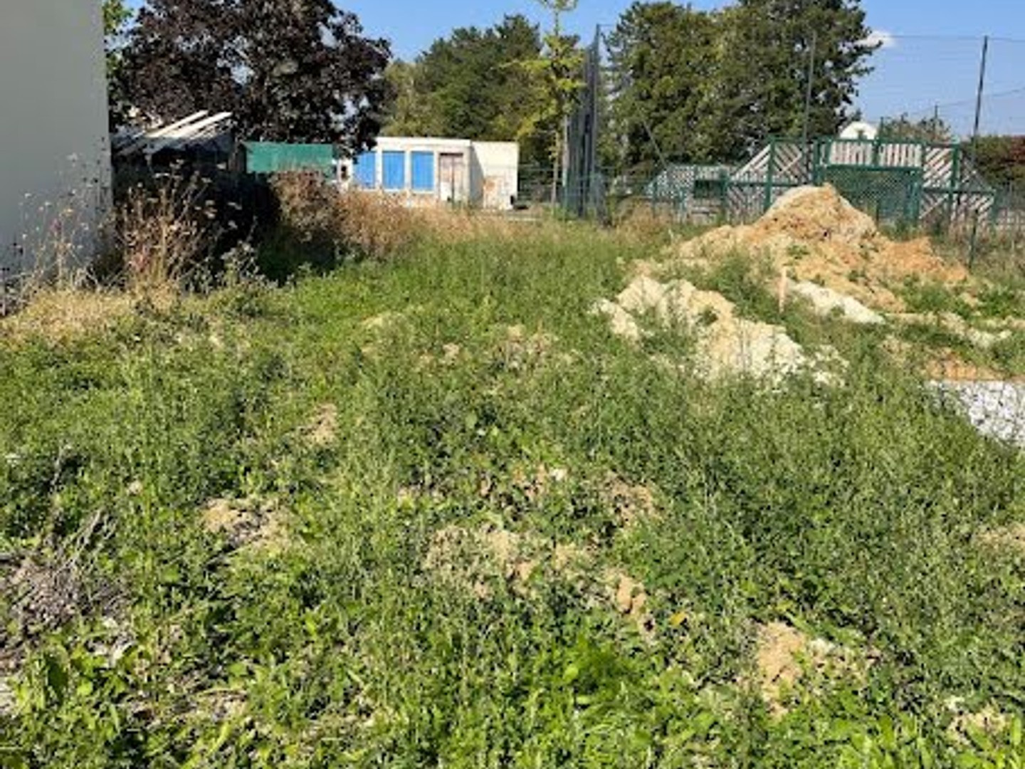 Terrain 255 m²