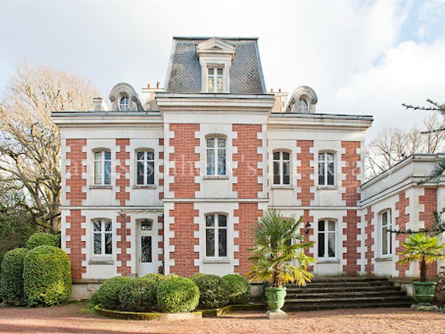 Maison 21 pièces 600 m²