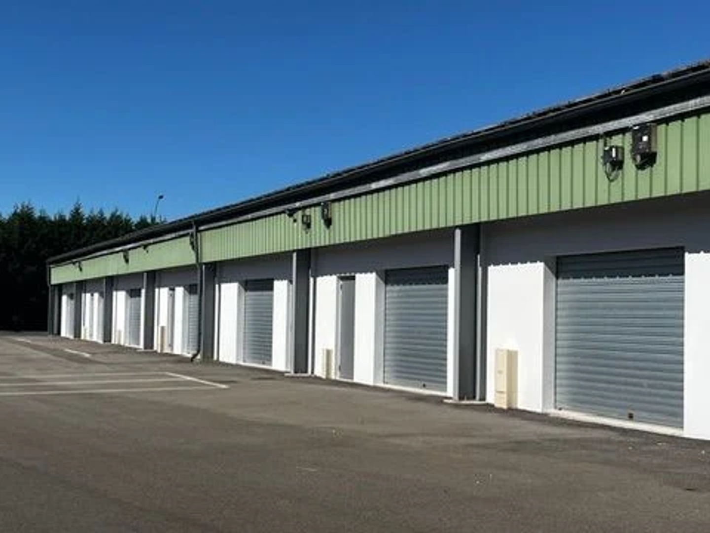 Parking/Garage/Box 80 m²