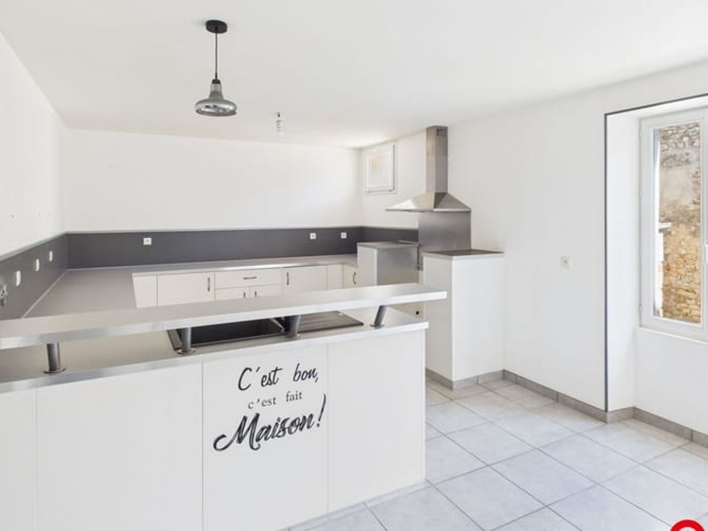 Maison à vendre - 4 pièces - 160m2 - Saint-Romain-De-B... (17600)