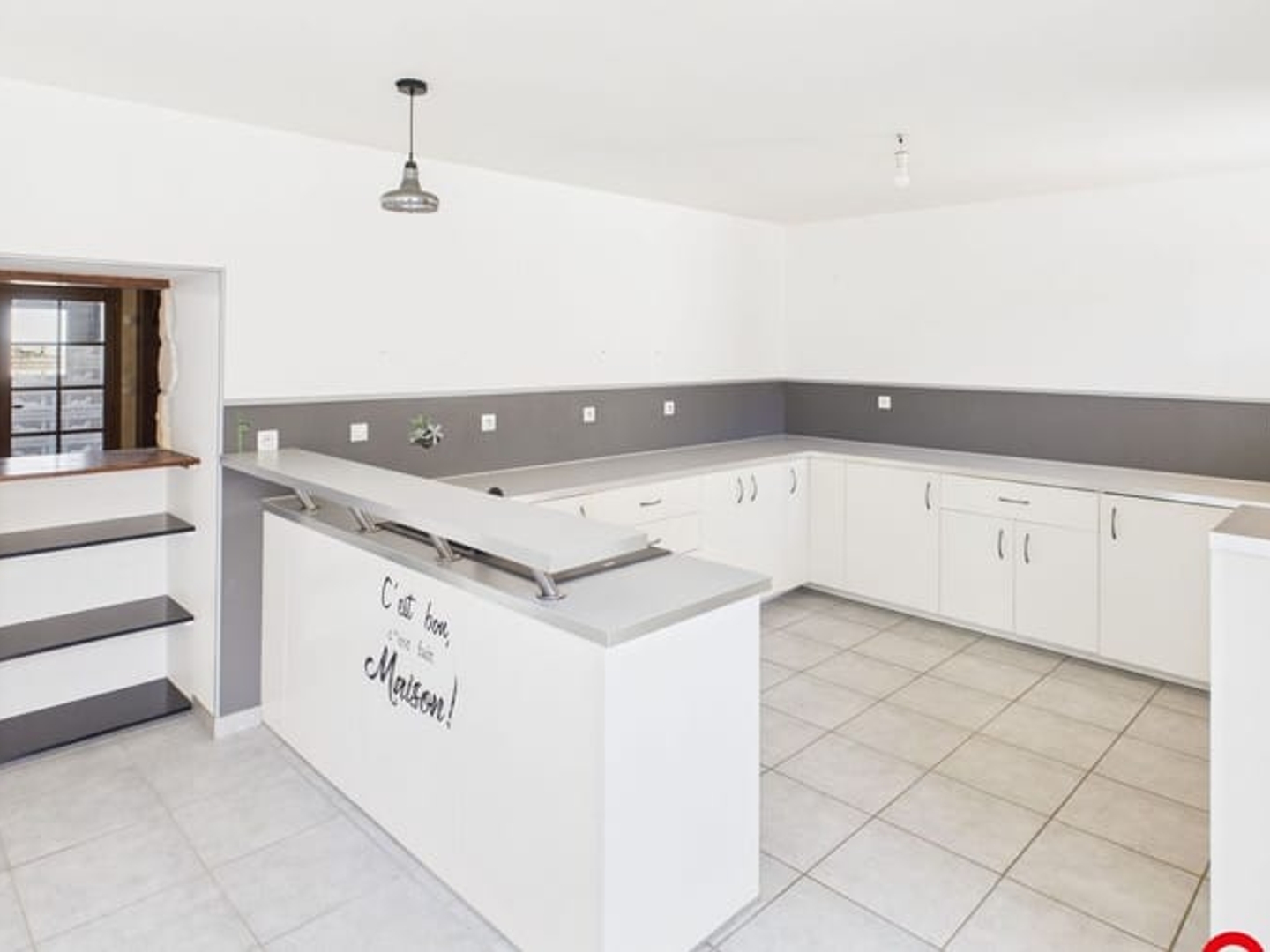 Maison à vendre - 4 pièces - 160m2 - Saint-Romain-De-B... (17600)