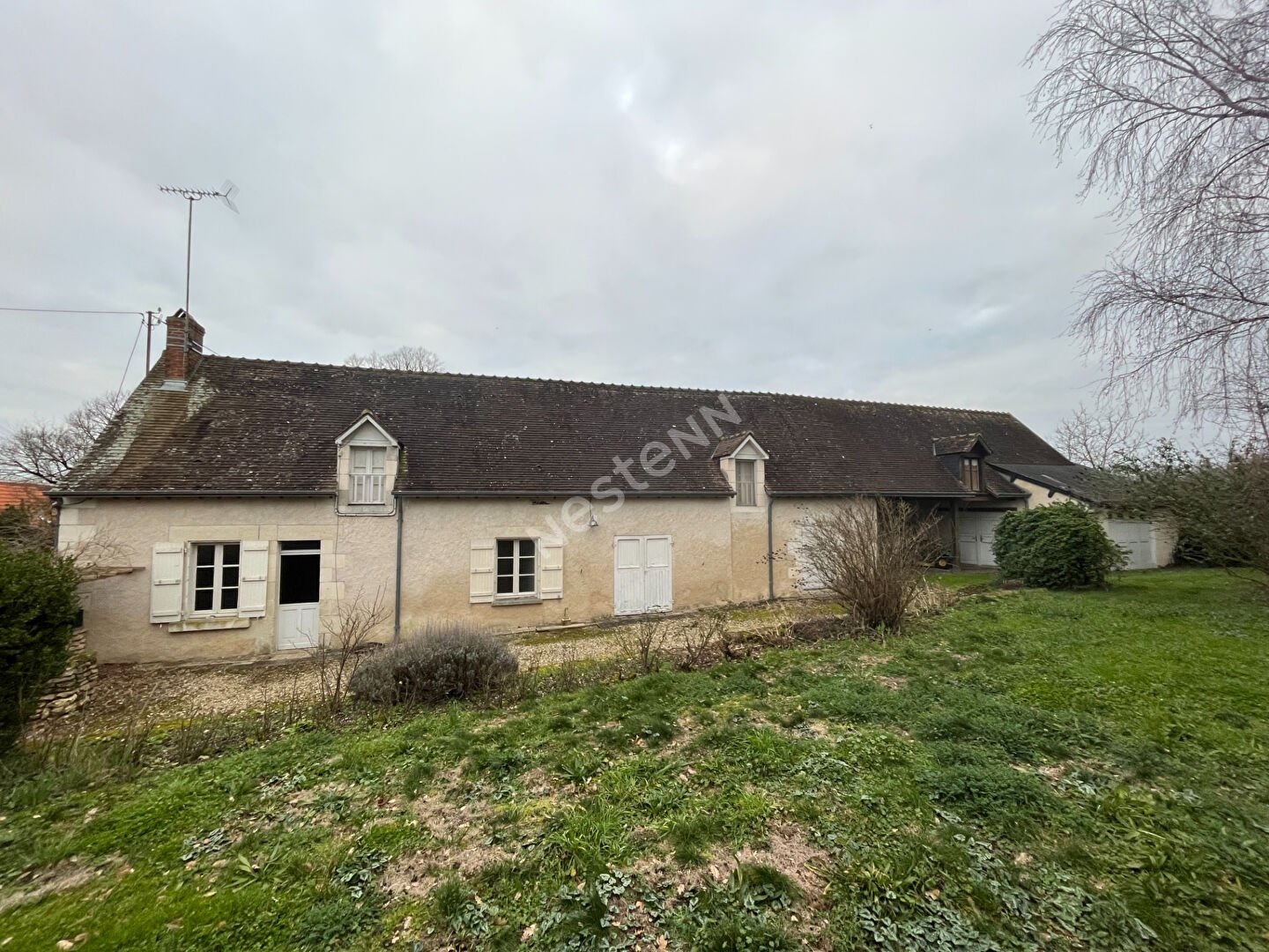 Maison à vendre - 7 pièces - 133m2 - Saint-Cyran-Du-Ja... (36700)