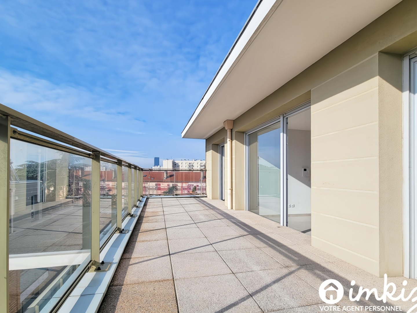 Attique rare 57 m² + 49 m² terrasse triple expo