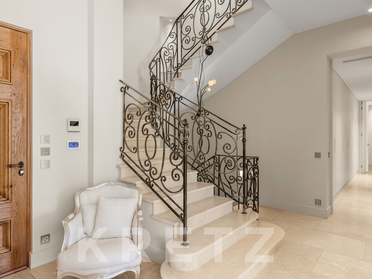 Maison à vendre - 8 pièces - 395m2 - Tourrettes (83440)