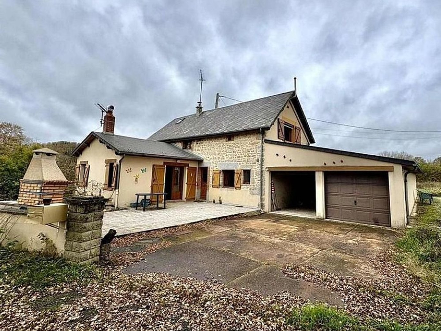 GRANDE MAISON DE FAMILLE AU COEUR DE LA NATURE