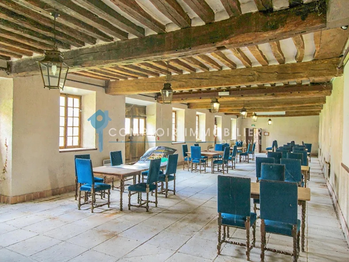 Maison à vendre - 40 pièces - 2863m2 - Pacy-Sur-Eure (27120)