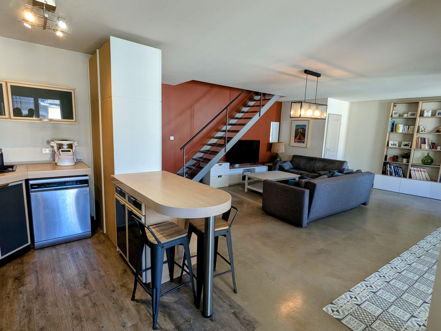 Appt. T4 en duplex dans maison de village - Garage