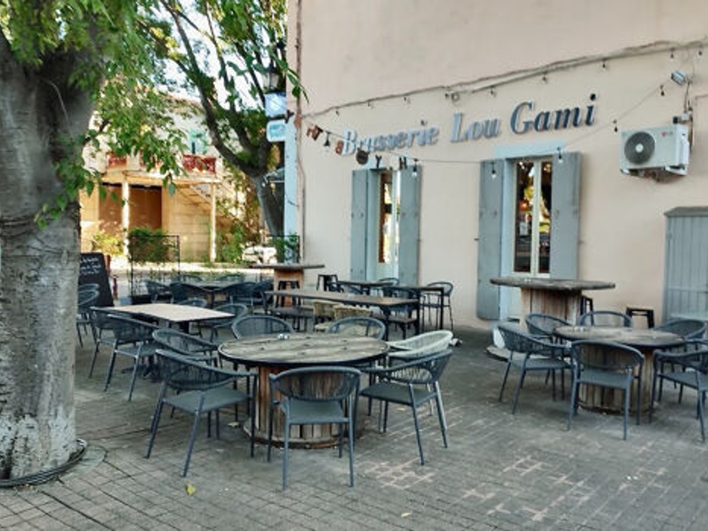 Local commercial 3 pièces 70 m²