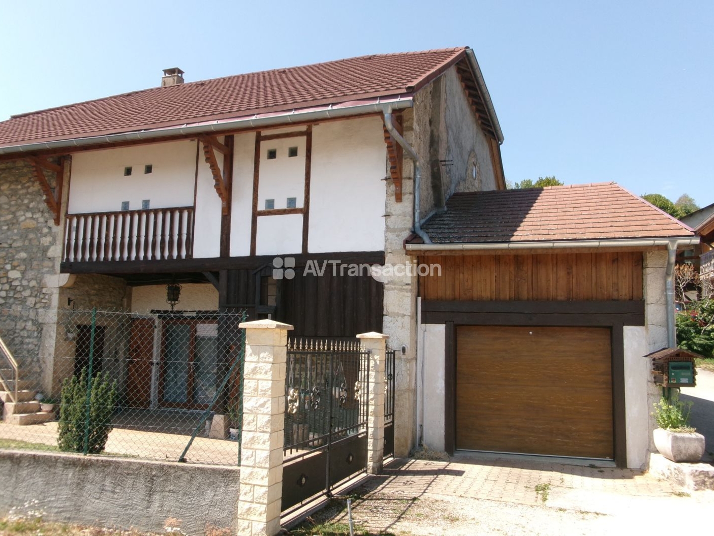 Maison pierre 240 m² dans un havre de paix biodiversifié