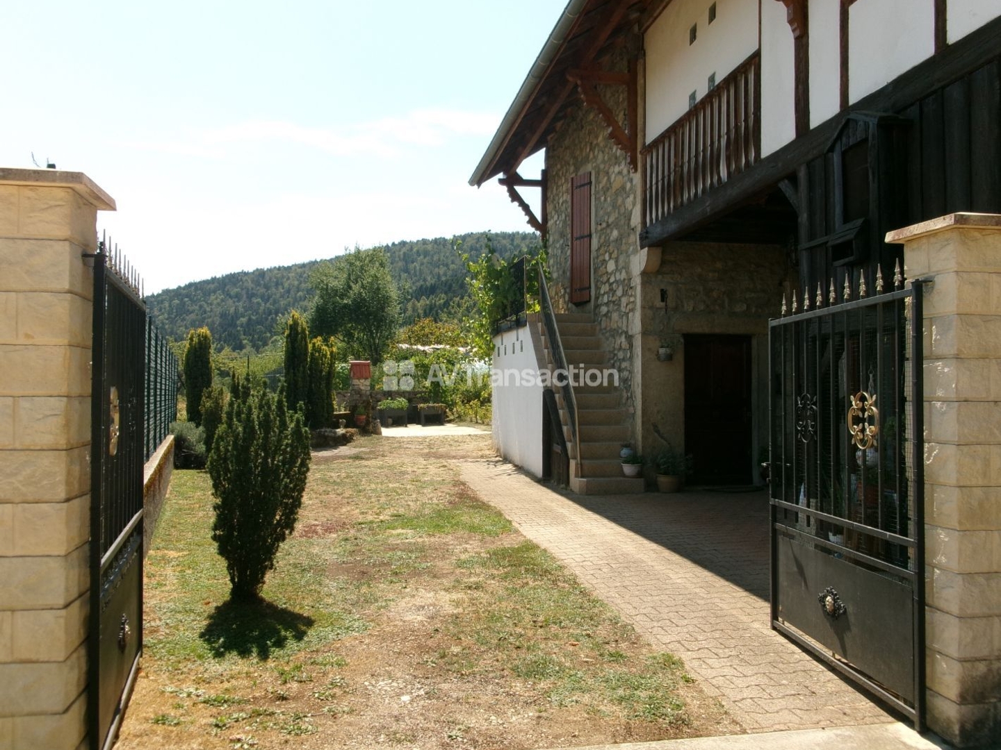 Maison à vendre - 240m2 - Haut Valromey (01260)