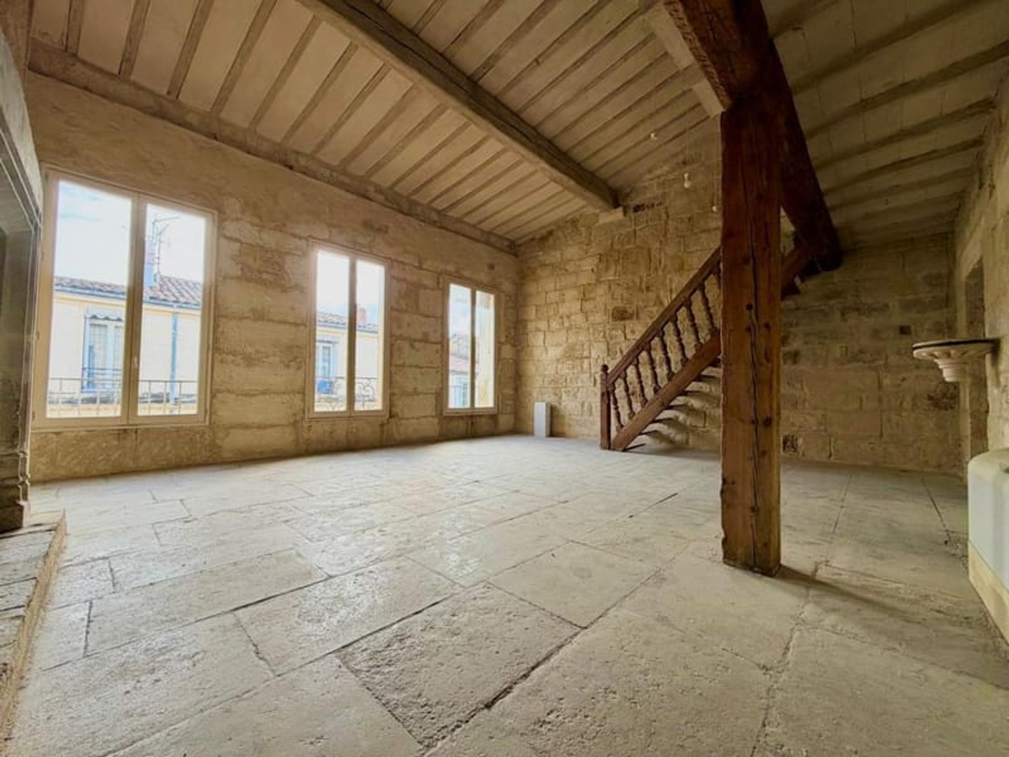 Appartement ancien de 155 m² - Écusson, Grand Rue Jean Moulin