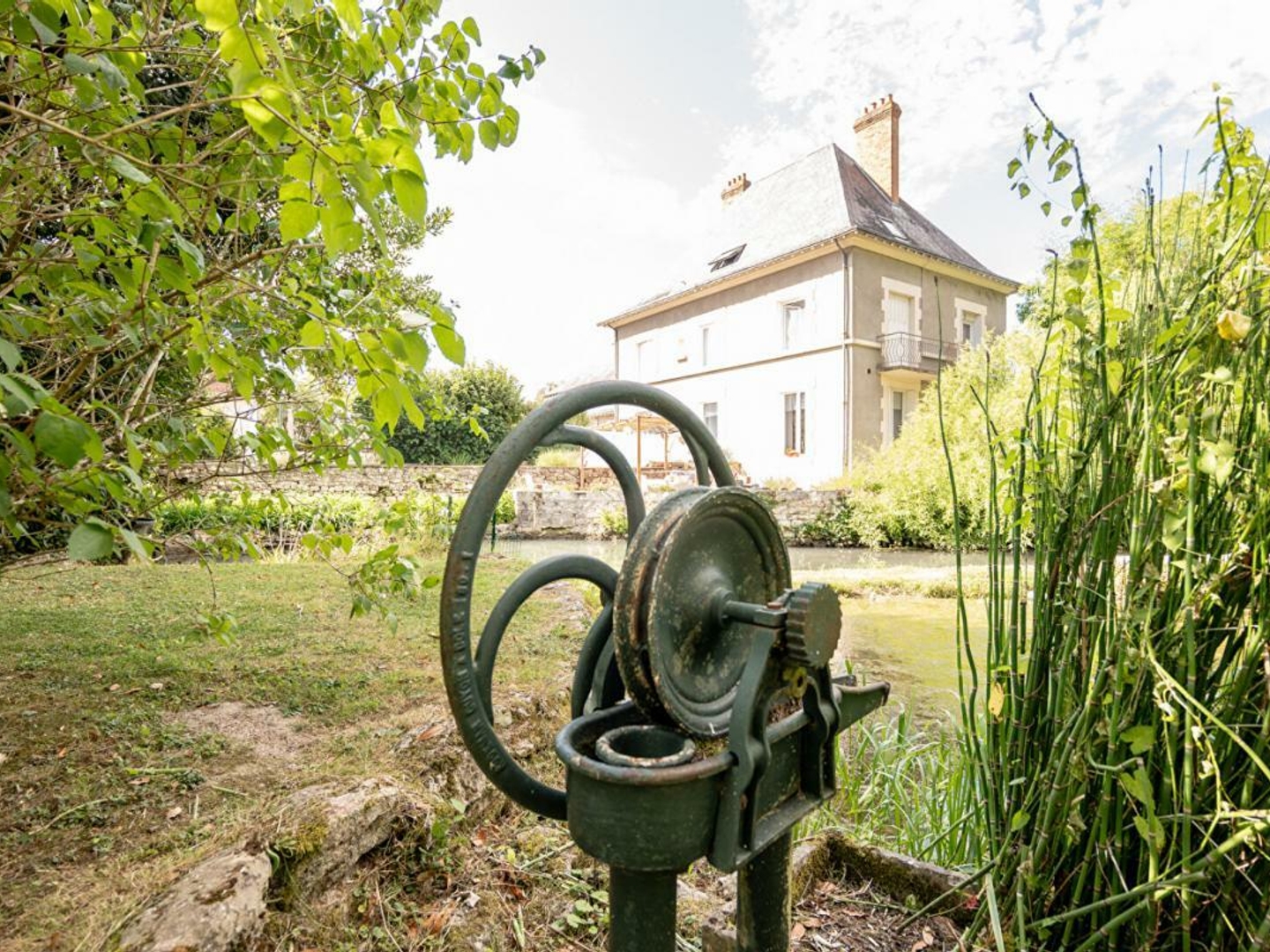 Maison à vendre - 14 pièces - 296m2 - Saint-Aignan (41110)
