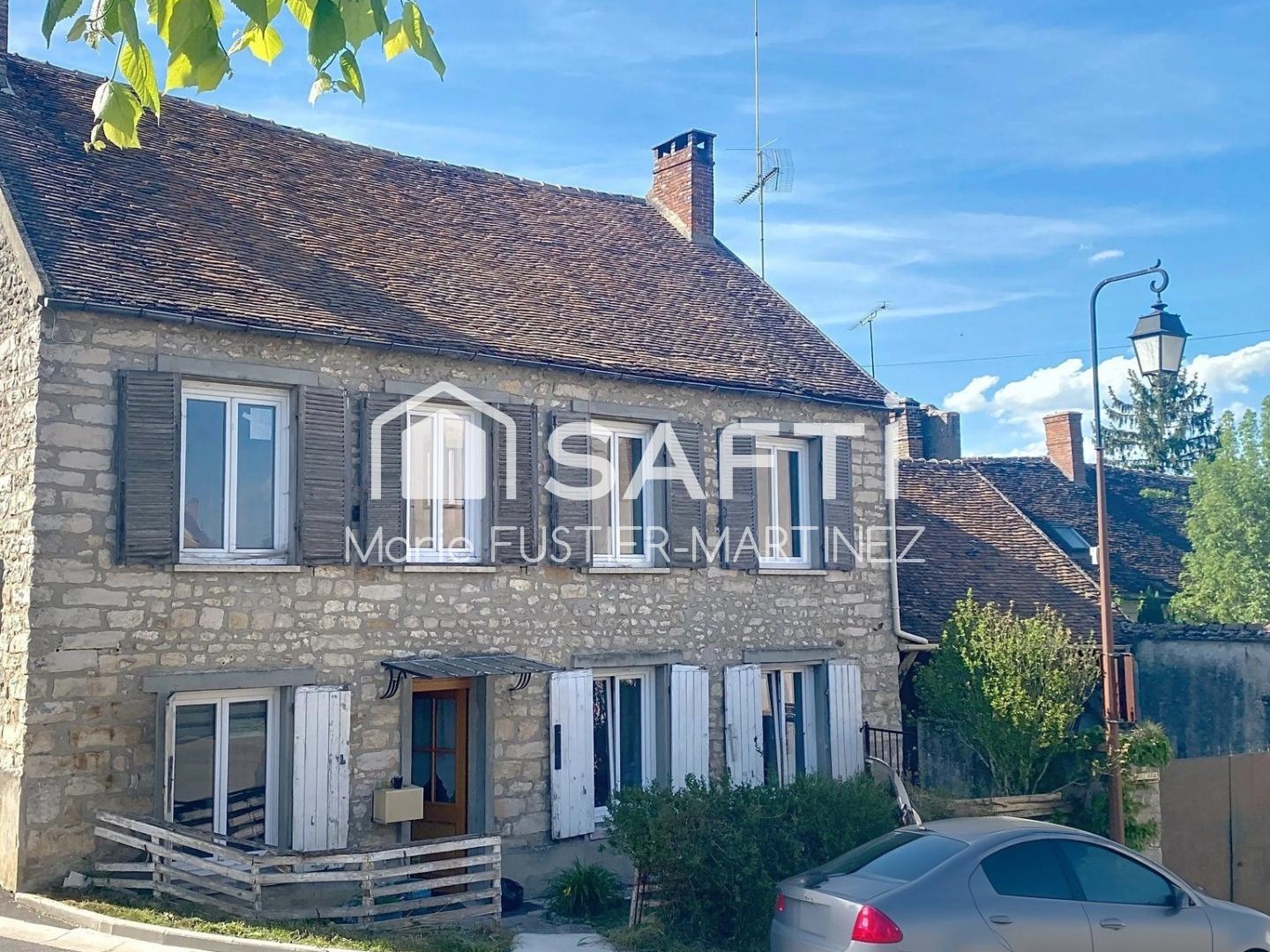 Maison d'environ 155 m², en plein coeur du village de Villemaréchal