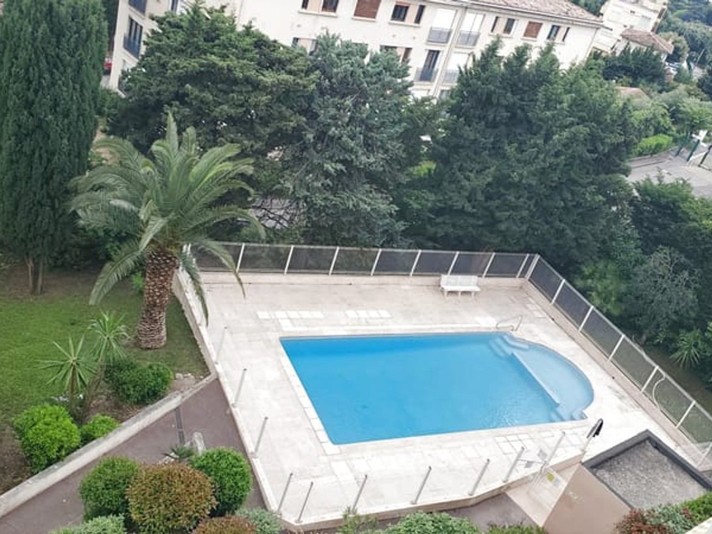 EXCLUSIVITE 2P 50.22M2 GRASSE avec terrasse garage et cave