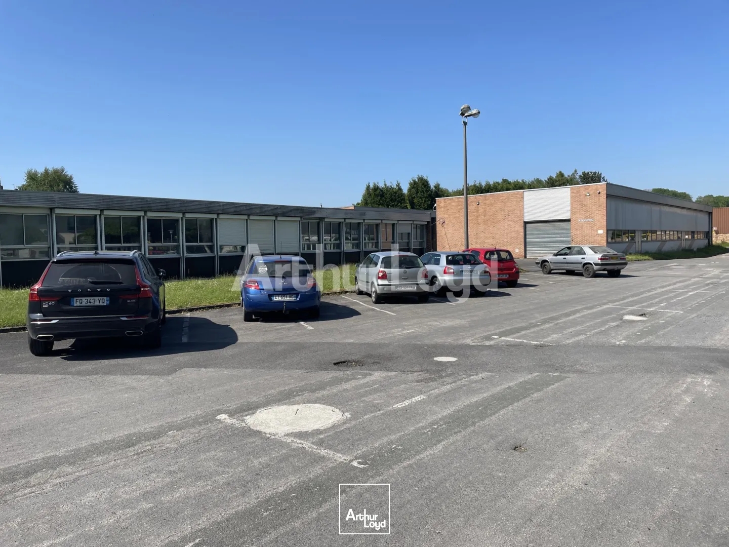 Locaux à vendre - 5425m2 - Arras (62000)