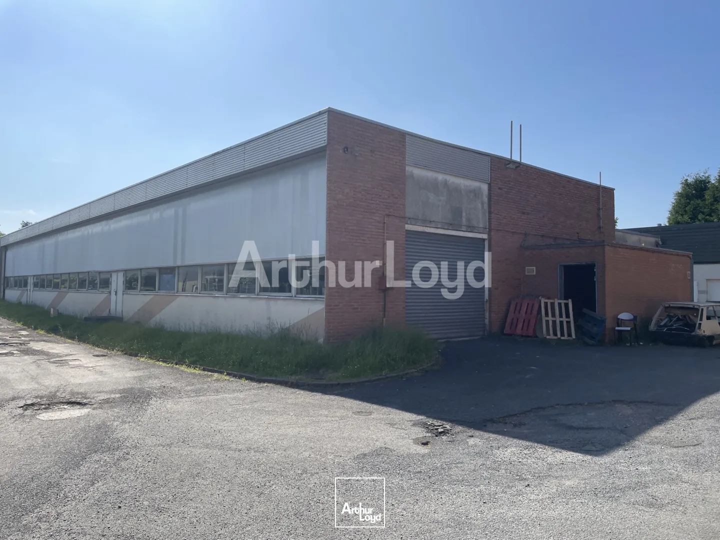 Locaux à vendre - 5425m2 - Arras (62000)