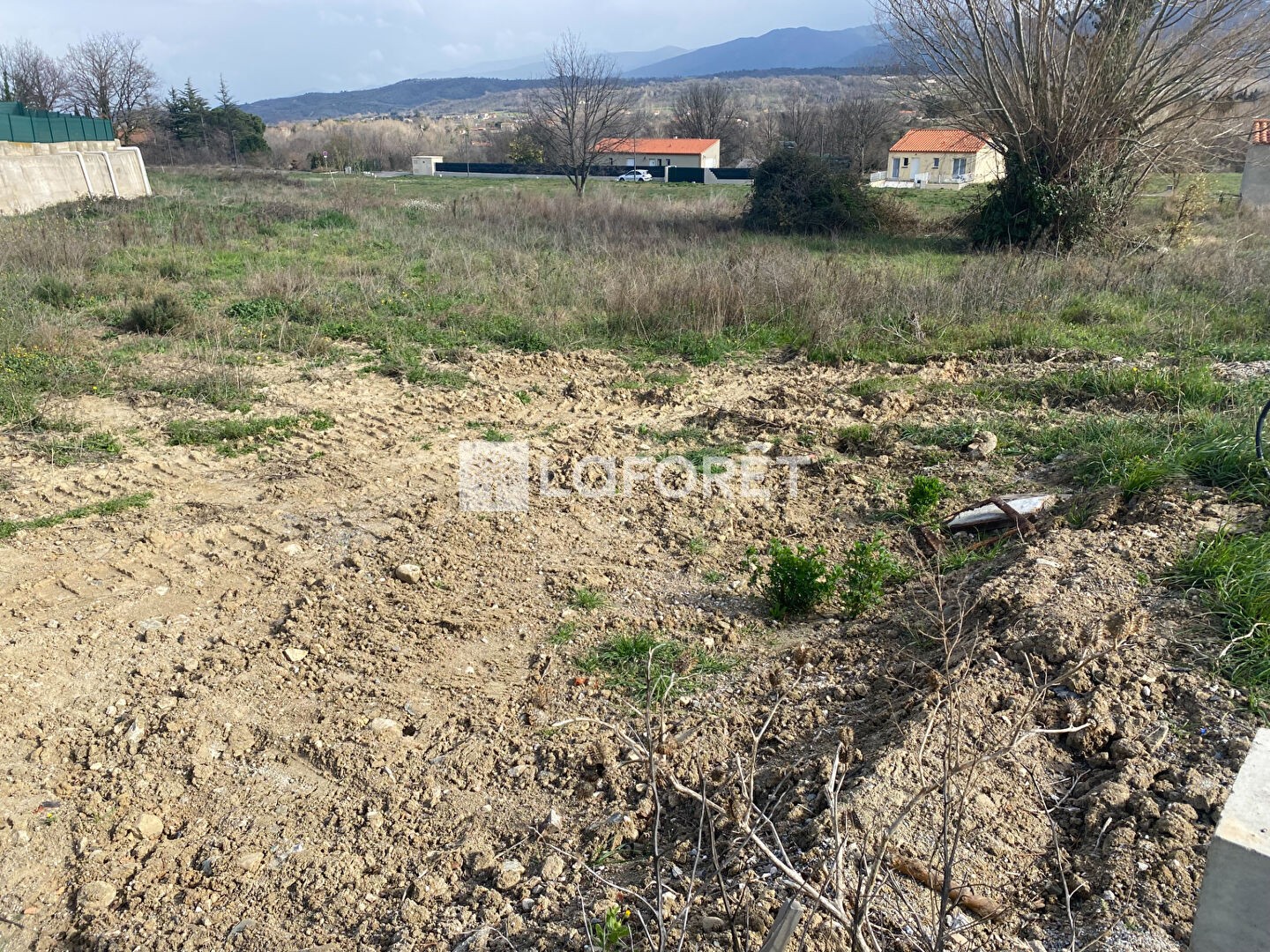 Terrain 679 m²