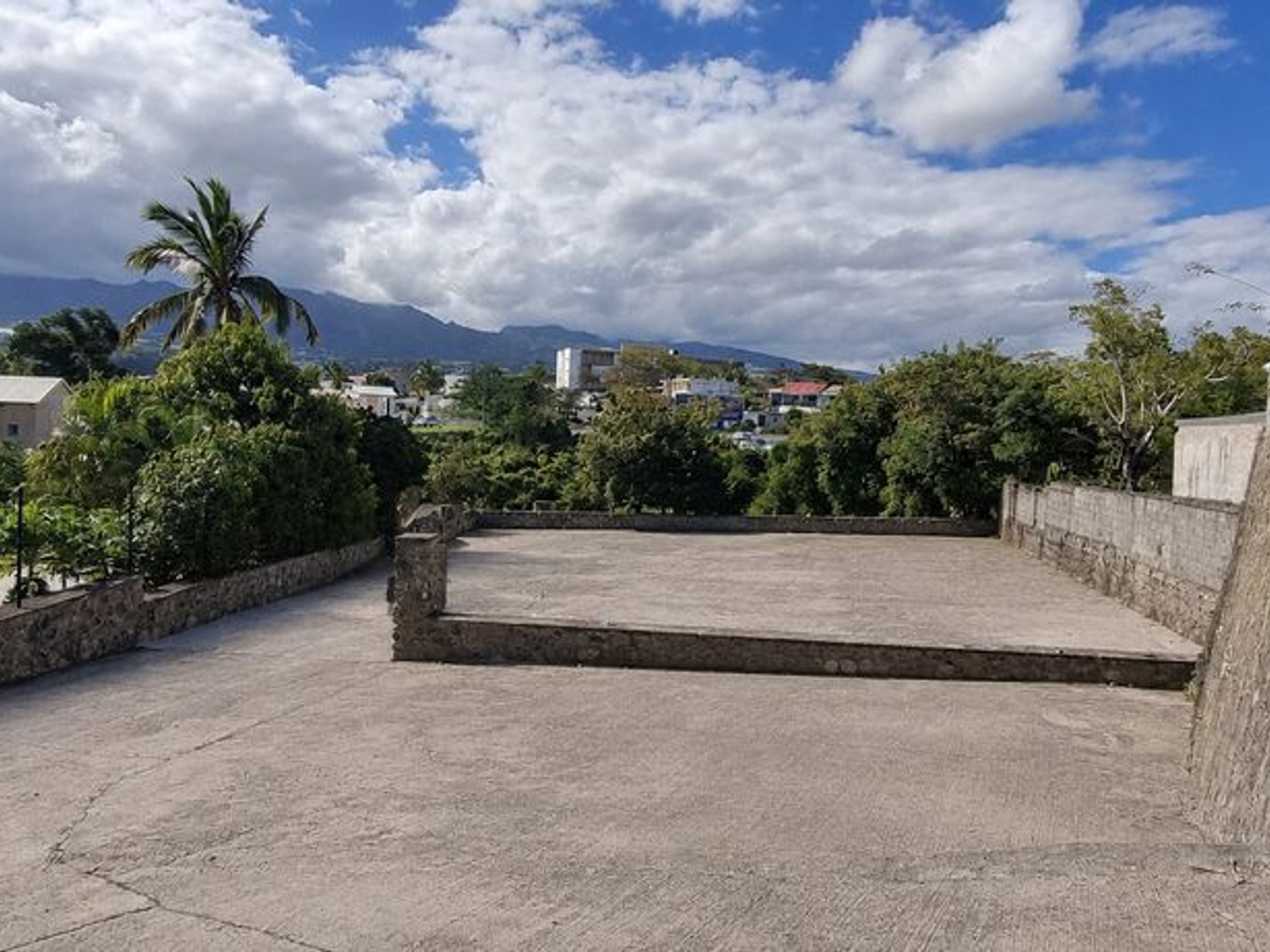 Terrain 1364 m²